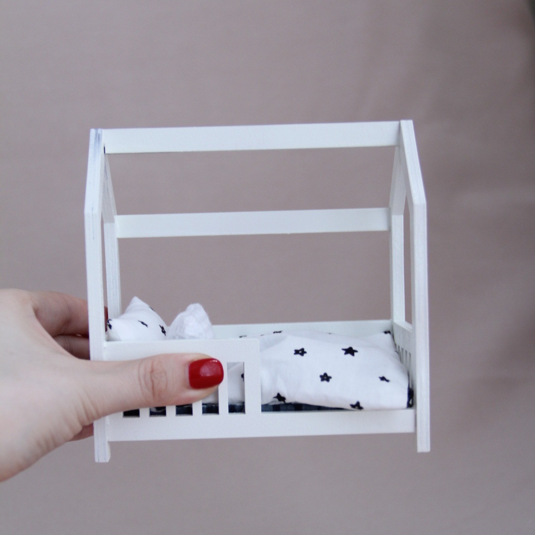 Baby Nursery Age - 1:12 Miniature Wooden Baby Crib, Realistic